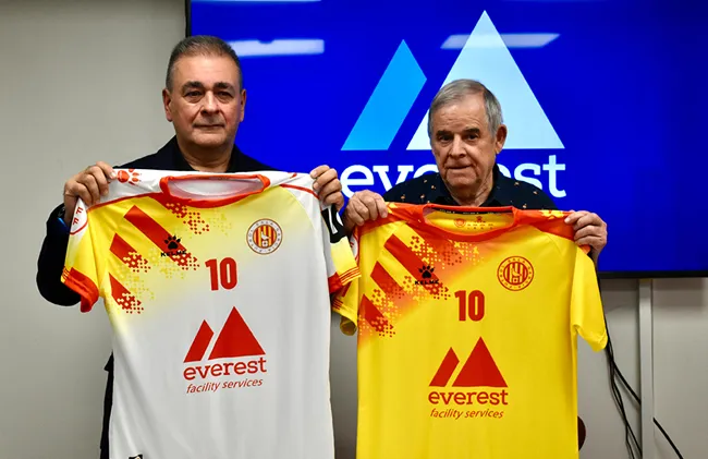 Everest Facility Services renueva su patrocinio con Industrias Santa Coloma de Fútbol Sala